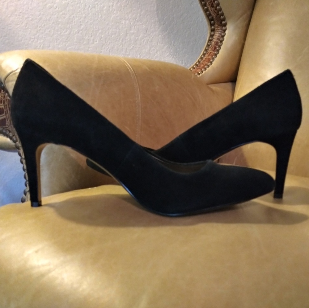 Vince Camuto black suede heels